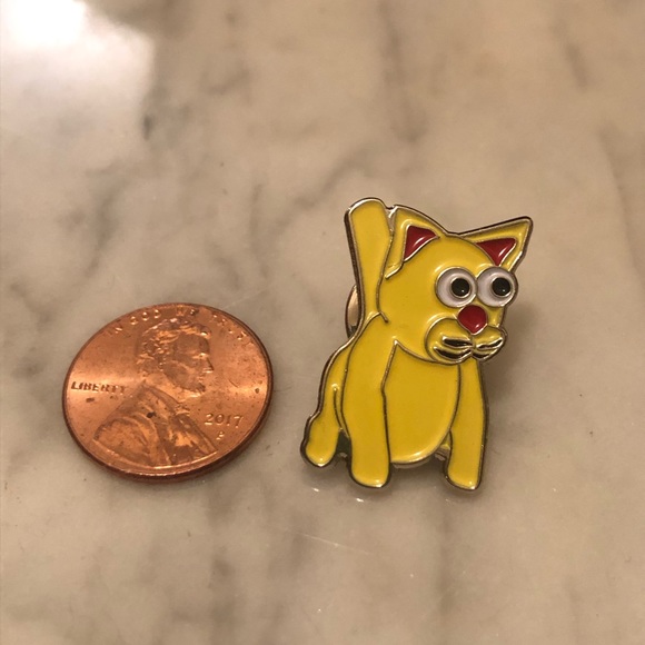 Yellow Cat Pin! - Picture 2 of 3